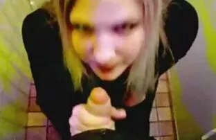 XXX MILF pirang dan tetangga yang baik berubah menjadi gunting saudara. bigo jepang hot