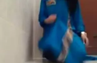 XXX Blonde Mom Dengan Dua Orang dj hot jepang Kacau Di Luar Rumah.